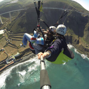 Fly paraglider in Gran Canaria